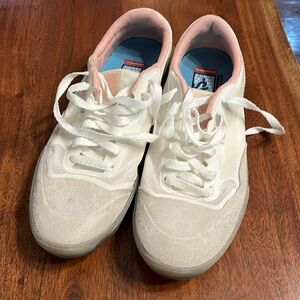 Vans Ave Suede Leather Pro White & Powder Pink Sneakers sz: MENS 8 - women’s 9.5